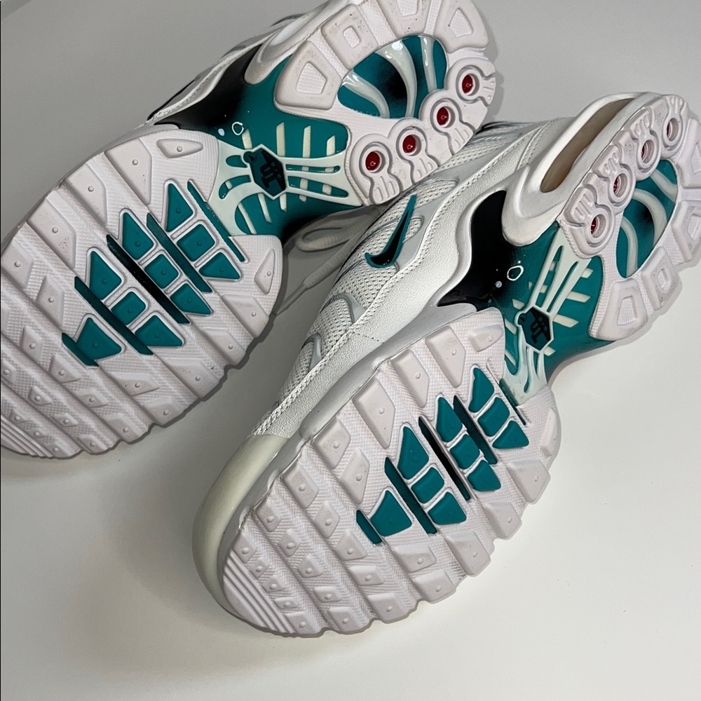 🩵NWT NIKE AIR MAX PLUS BG SIZE 6.5y - Picture 11 of 13